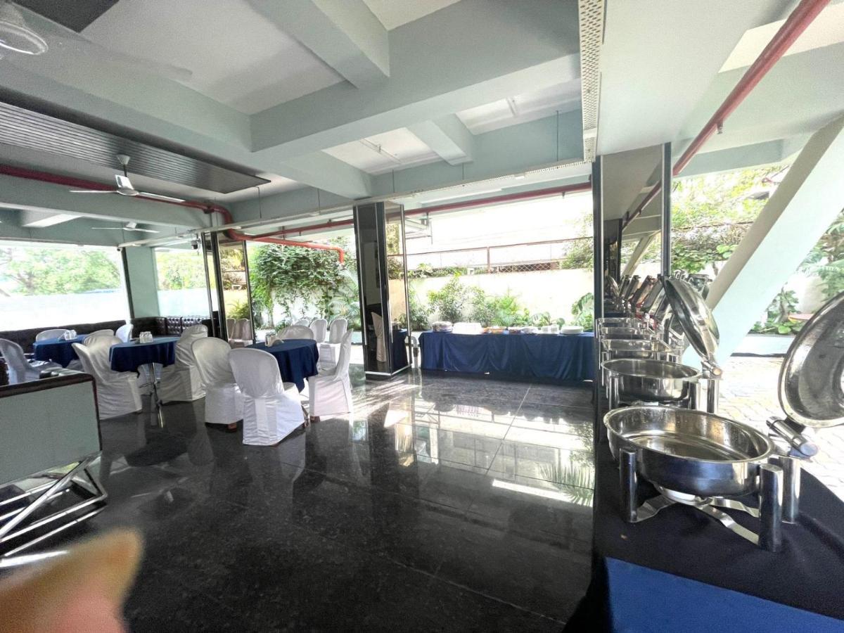 Hotel Airport Kk Nagpur Dış mekan fotoğraf